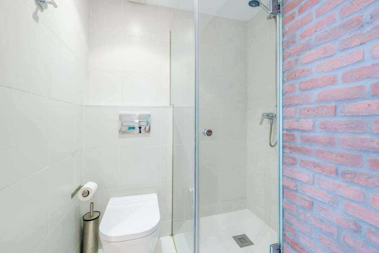 マドリードAmazing Flat 5 Balconies In Chueca - Gran Viaアパートメント エクステリア 写真