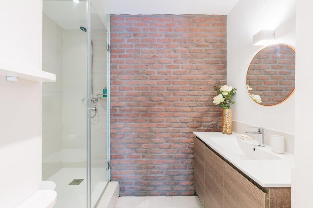 マドリードAmazing Flat 5 Balconies In Chueca - Gran Viaアパートメント エクステリア 写真