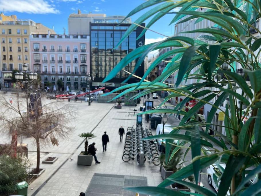 マドリードAmazing Flat 5 Balconies In Chueca - Gran Viaアパートメント エクステリア 写真