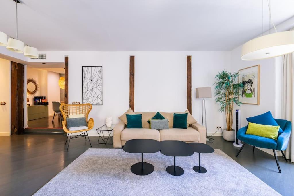 マドリードAmazing Flat 5 Balconies In Chueca - Gran Viaアパートメント エクステリア 写真