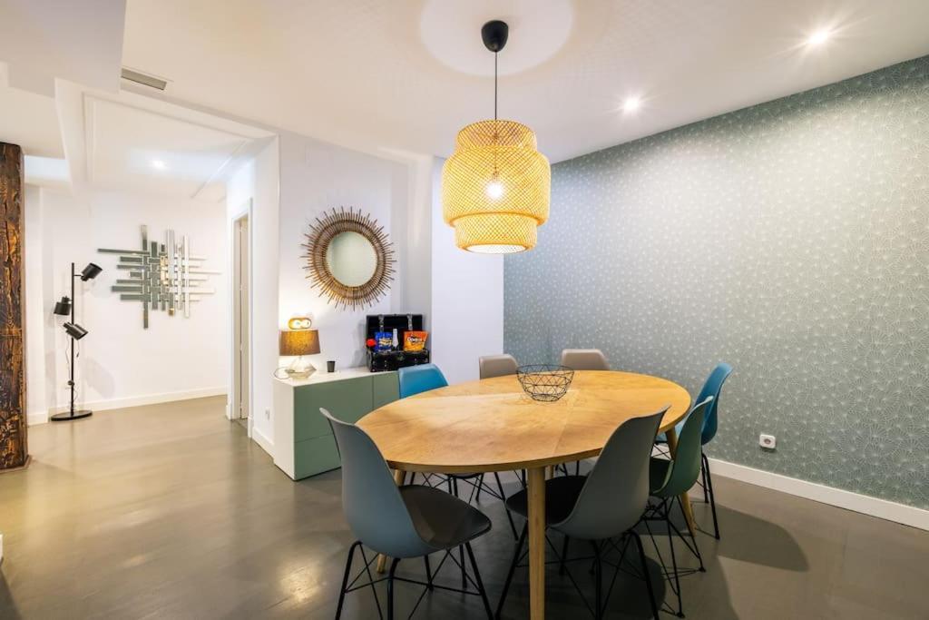 マドリードAmazing Flat 5 Balconies In Chueca - Gran Viaアパートメント エクステリア 写真